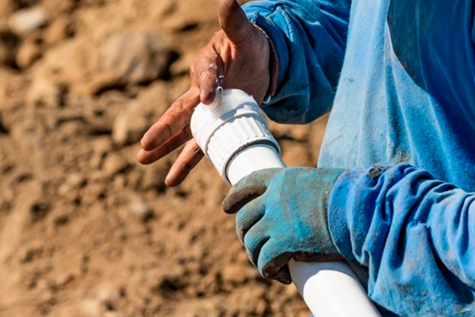Cianoaqua: l’adhesiu ideal per a reparacions en embarcacions, fins i tot sobre superfícies humides